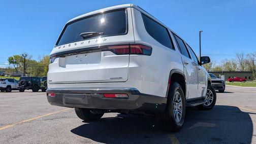 Bright White Clearcoat 2022 Jeep Wagoneer Series I 4x4