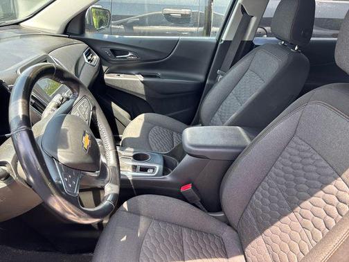 Silver Ice Metallic 2019 Chevrolet Equinox 1LT