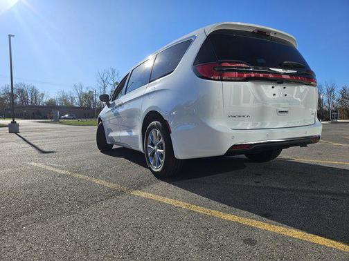 2026 Chrysler Pacifica L