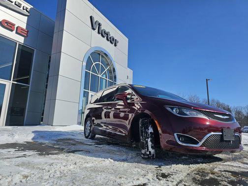 2018 Chrysler Pacifica Touring-L