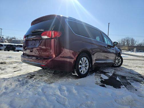 2018 Chrysler Pacifica Touring-L
