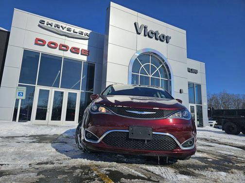 2018 Chrysler Pacifica Touring-L