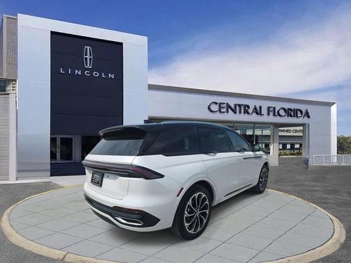 2025 Lincoln Nautilus Reserve