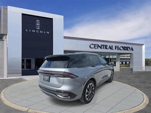 2025 Lincoln Nautilus Reserve
