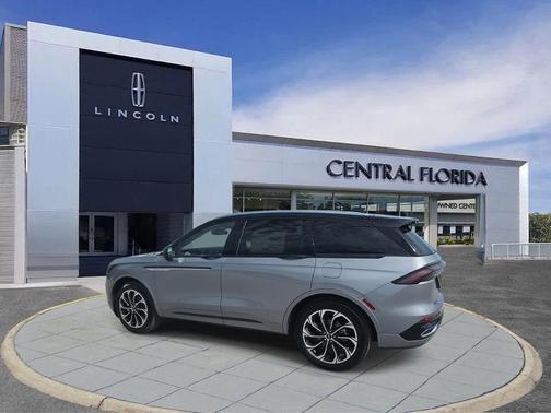 2025 Lincoln Nautilus Reserve