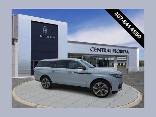 Crystal White Metallic Clearcoat 2026 Lincoln Navigator Black Label