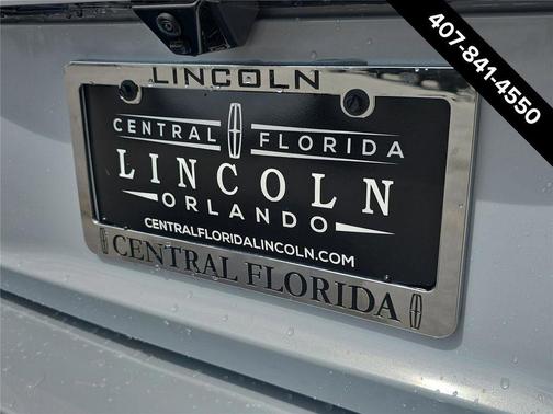 Crystal White Metallic Clearcoat 2026 Lincoln Navigator Black Label