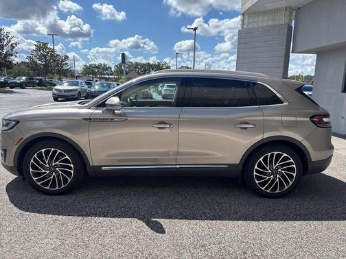 2019 Lincoln Nautilus Reserve