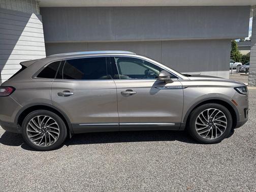 2019 Lincoln Nautilus Reserve