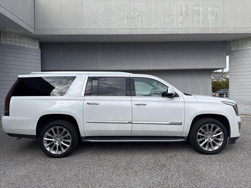 2019 Cadillac Escalade ESV Luxury