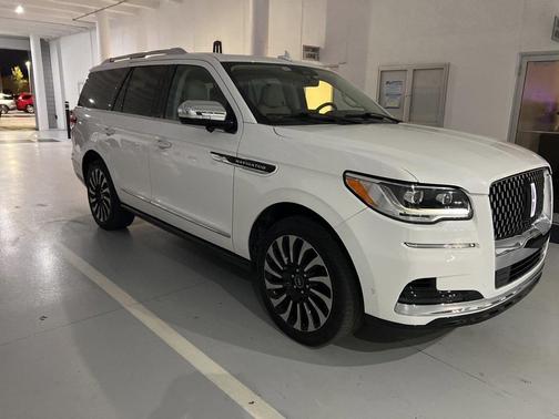 2022 Lincoln Navigator Black Label