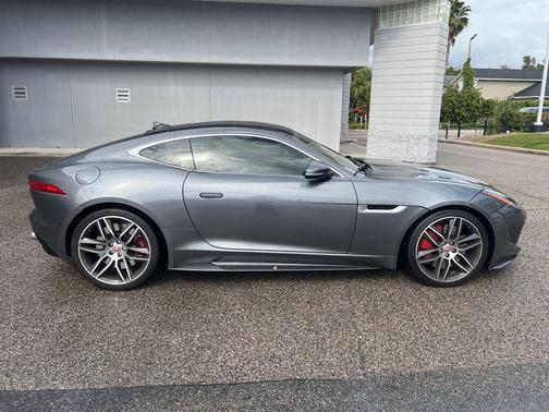 2017 Jaguar F-TYPE R