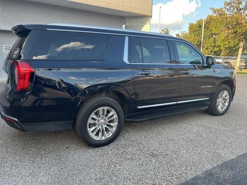 2022 GMC Yukon XL SLT