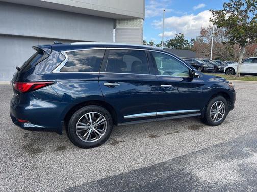 2017 INFINITI QX60 Base