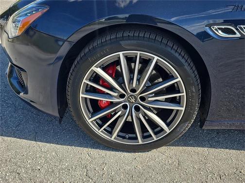 2022 Maserati Quattroporte Modena