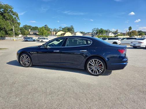 2022 Maserati Quattroporte Modena