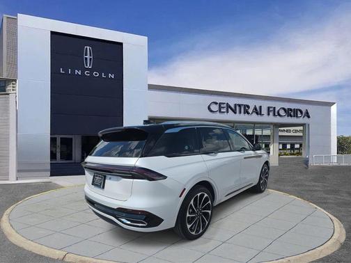 2025 Lincoln Nautilus Black Label