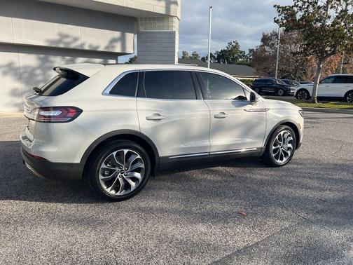 2022 Lincoln Nautilus Reserve