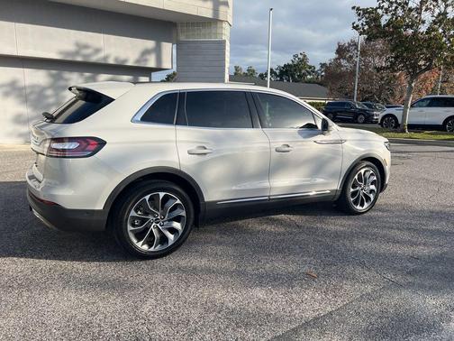 2022 Lincoln Nautilus Reserve