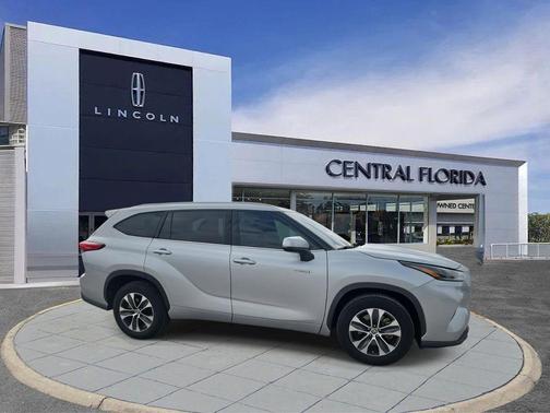 2021 Toyota Highlander Hybrid XLE