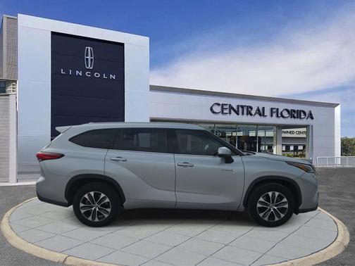 2021 Toyota Highlander Hybrid XLE