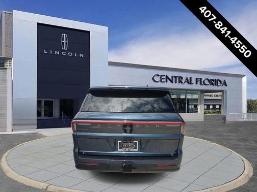 Flight Blue Metallic Clearcoat 2026 Lincoln Navigator Reserve