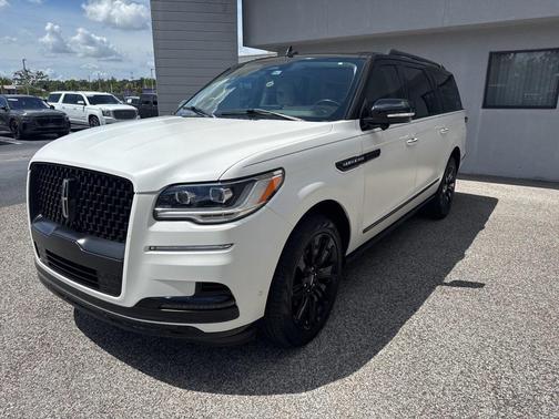 2022 Lincoln Navigator Black Label