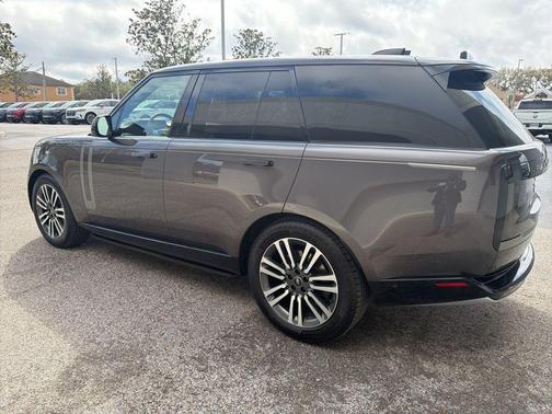 2023 Land Rover Range Rover P530 SE