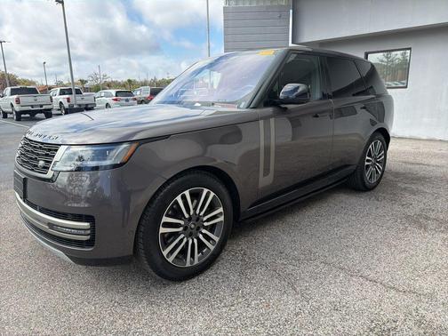 2023 Land Rover Range Rover P530 SE