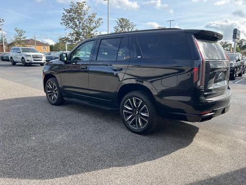 2023 Cadillac Escalade Sport