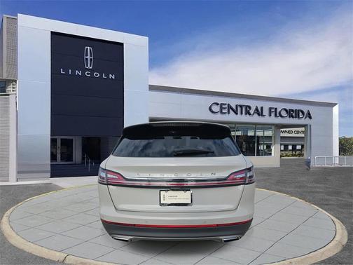 2022 Lincoln Nautilus Standard