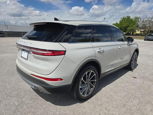 2024 Lincoln Corsair Premiere