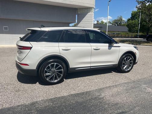 2024 Lincoln Corsair Premiere