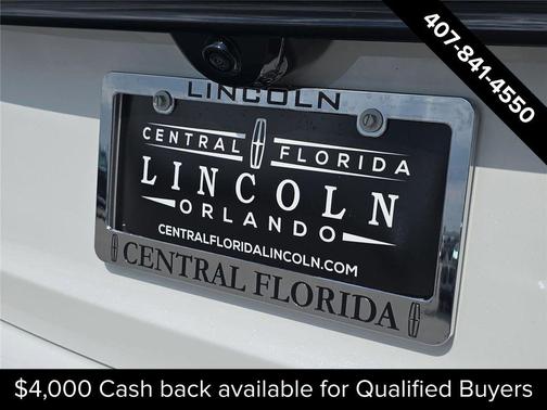 Pristine White Metallic Tri-Coat 2026 Lincoln Aviator Premiere