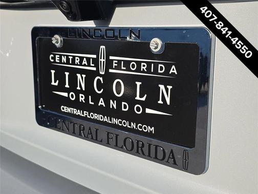 Crystal White Metallic Clearcoat 2026 Lincoln Navigator Black Label