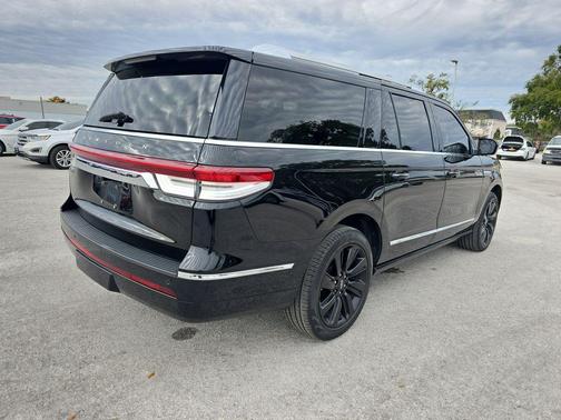 2023 Lincoln Navigator Reserve