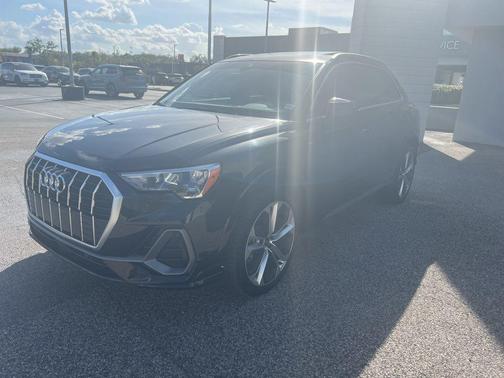 2021 Audi Q3 45 S line Premium