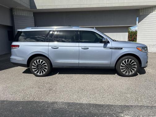 2024 Lincoln Navigator Black Label