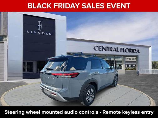 2024 Nissan Pathfinder SL 4WD