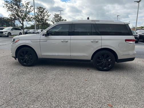 2023 Lincoln Navigator Reserve