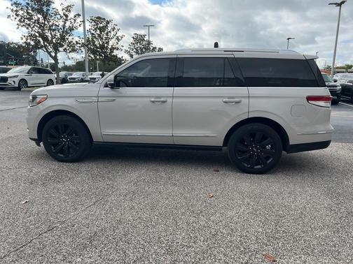 2023 Lincoln Navigator Reserve