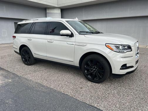 2023 Lincoln Navigator Reserve