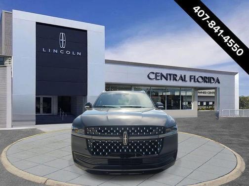 Chroma Caviar Dark Gray Metallic Clearcoat 2026 Lincoln Navigator Black Label