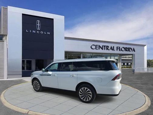 2025 Lincoln Navigator Black Label