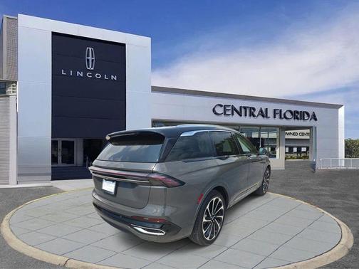 Chroma Caviar Dark Gray Metallic Clearcoat 2024 Lincoln Nautilus Black Label