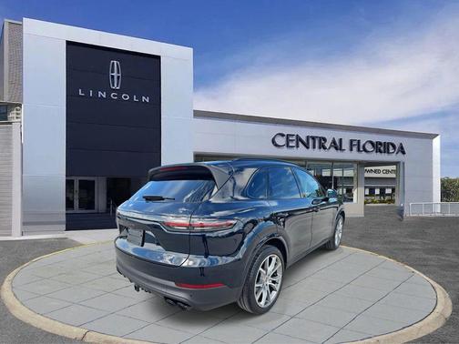 2023 Porsche Cayenne Platinum Edition