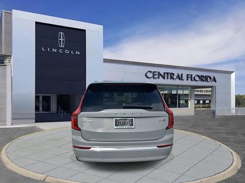 2025 Volvo XC90 B6 Plus 7-Seater