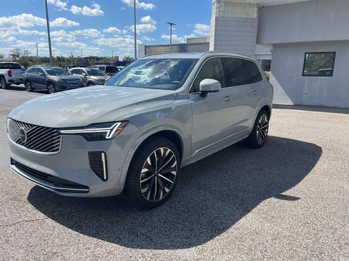 2025 Volvo XC90 B6 Plus 7-Seater