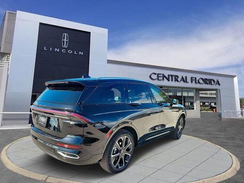2025 Lincoln Nautilus Reserve