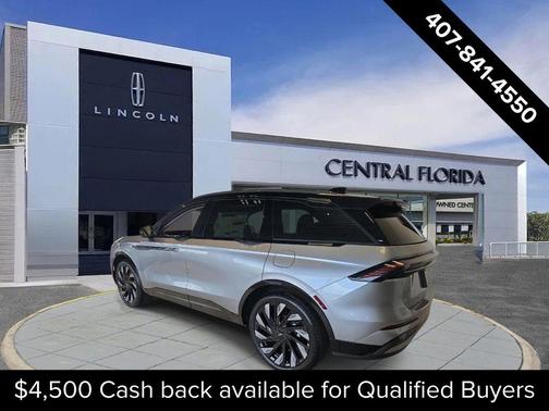 Silver Radiance Metallic Clearcoat 2026 Lincoln Nautilus Reserve